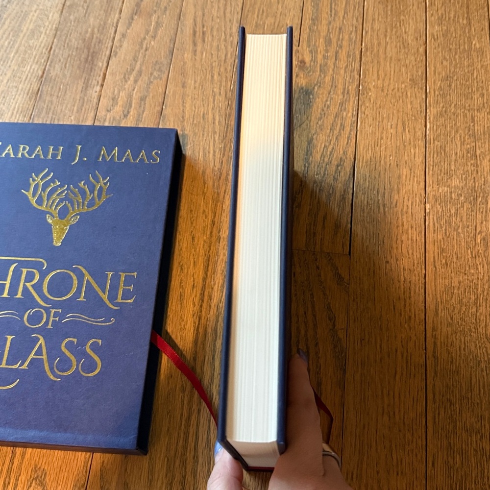 Throne of Glass Collectors Edition Hardcover Book - Picture 8 of 8
